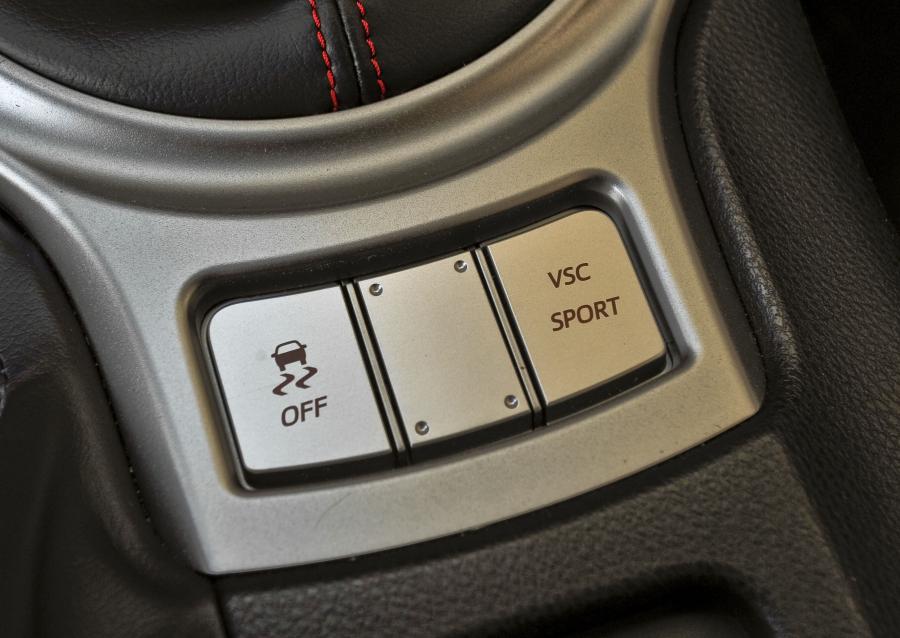  Subaru BRZ 2013 года  (US) (фото 14 из 100)